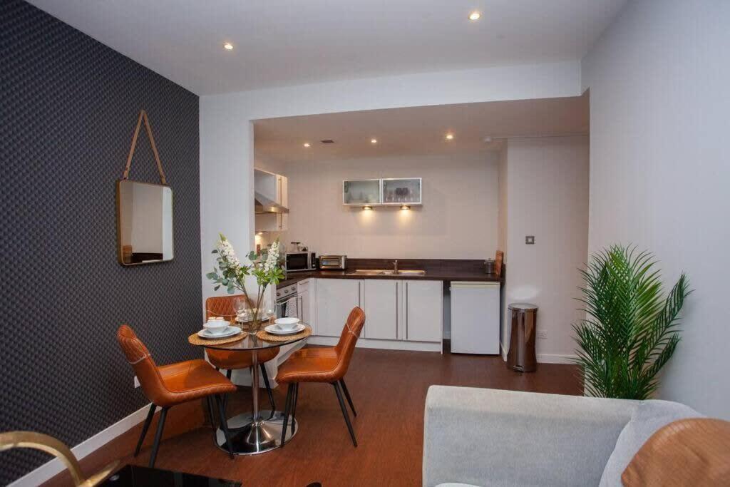 1 Bedroom Apartment In Very Central Location Glasgow Exterior foto